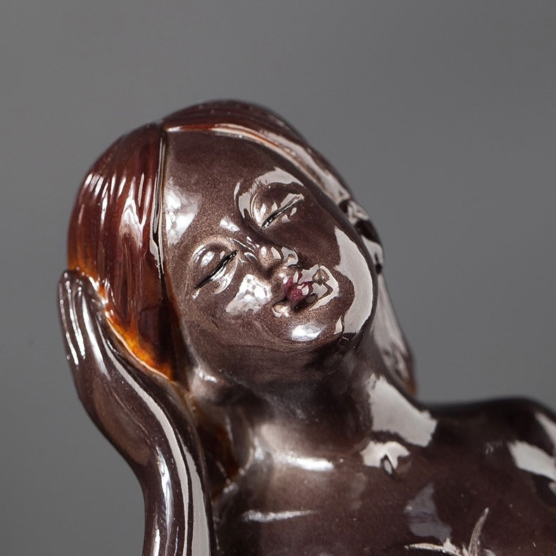 Live Color-Changing Decor: Modern Girl Statue | Heat-Activated, Reversible Color Magic for Desk &amp; Home